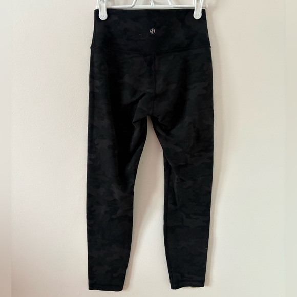 lululemon athletica Pants - Lululemon Camo Wunder Under Crop Size 4